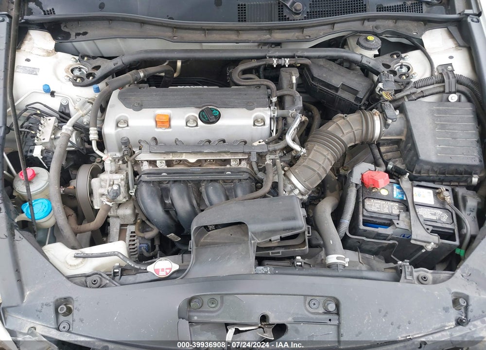 2010 HONDA ACCORD VIN: 1HGCS1B82AA016021