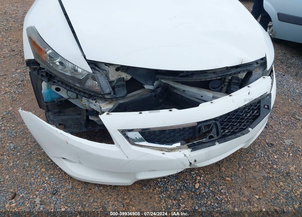 2010 HONDA ACCORD VIN: 1HGCS1B82AA016021