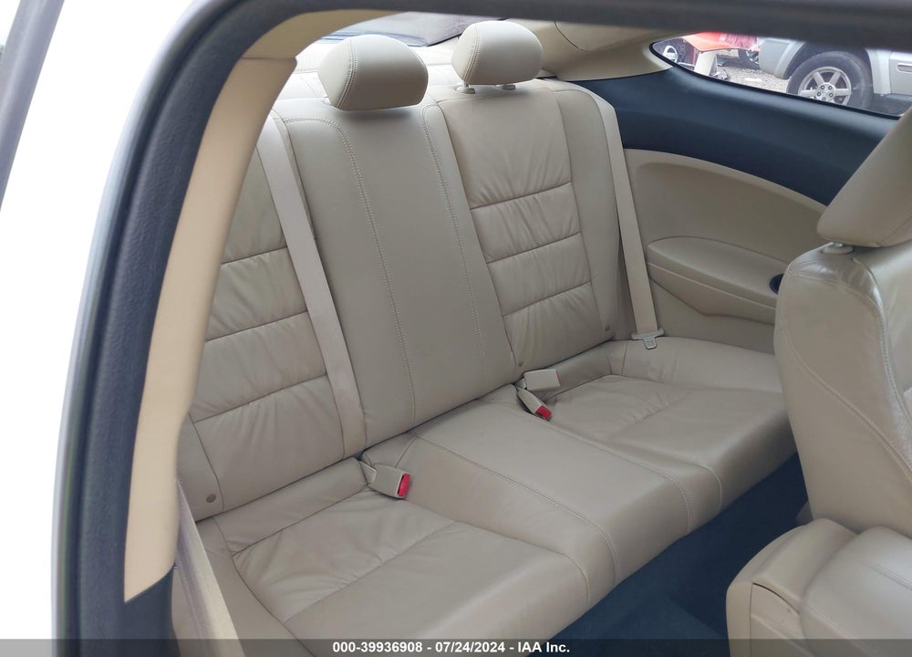 2010 HONDA ACCORD VIN: 1HGCS1B82AA016021