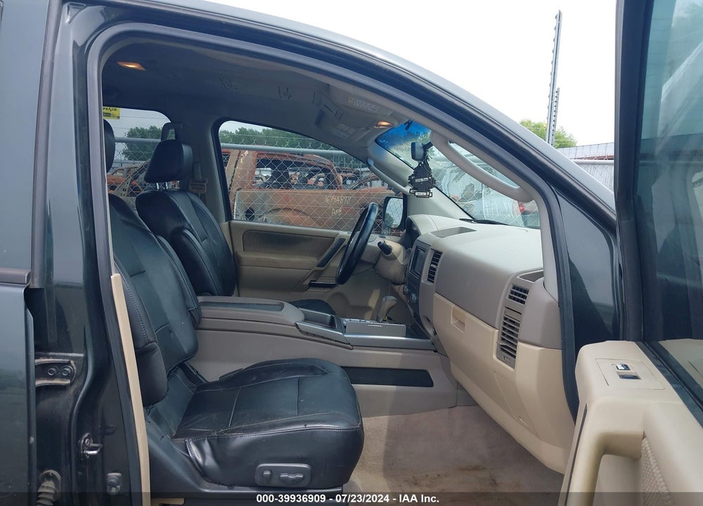 2008 NISSAN TITAN SE VIN: 1N6BA07D38N329396