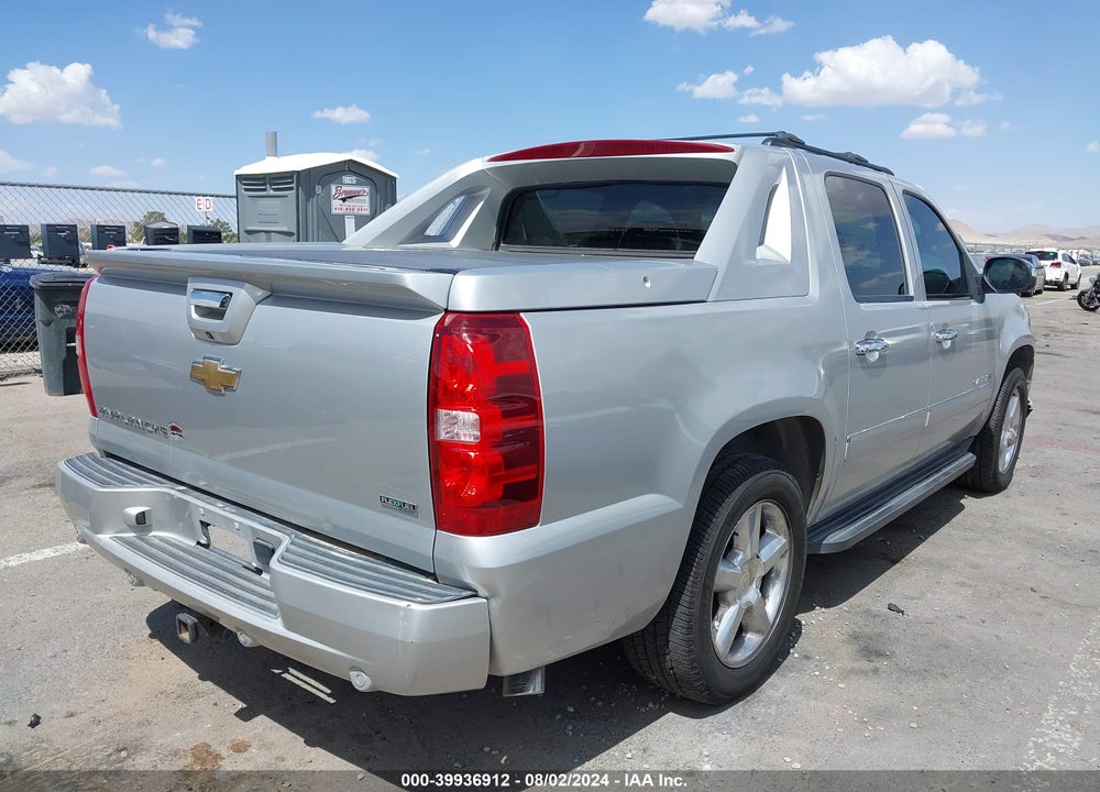 2011 CHEVROLET AVALANCHE 1500 LTZ VIN: 3GNTKGE30BG304907