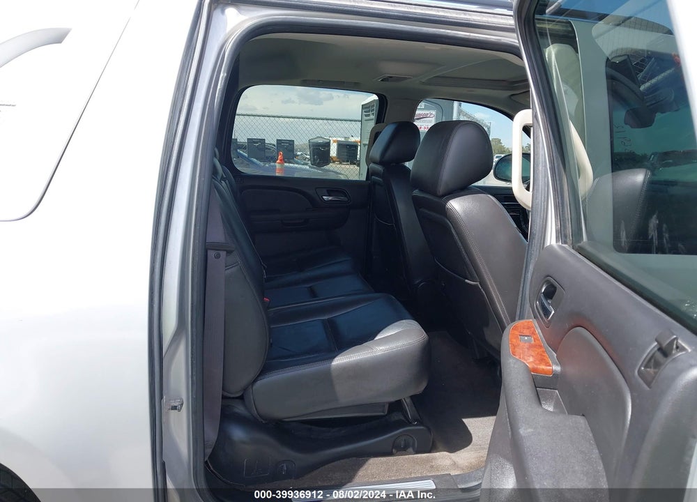 2011 CHEVROLET AVALANCHE 1500 LTZ VIN: 3GNTKGE30BG304907