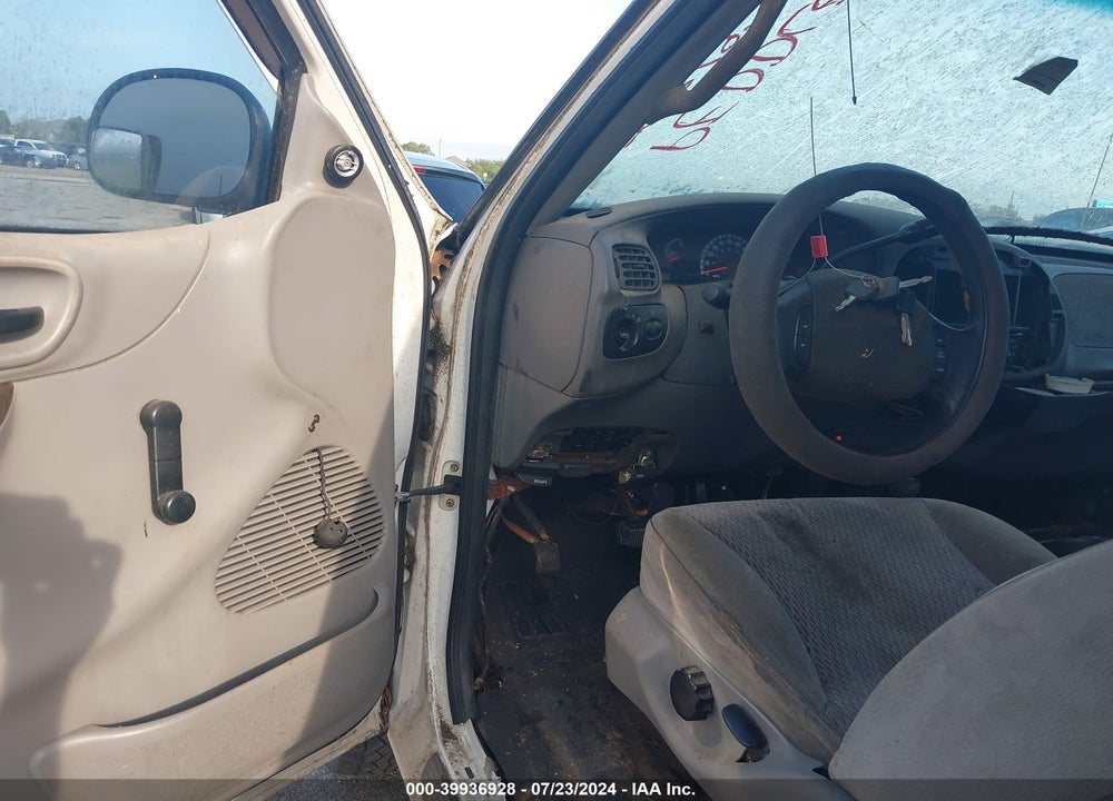2000 FORD F-150 LARIAT/WORK SERIES/XL/XLT VIN: 1FTRX18W9YKA22581