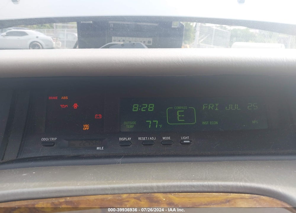 2002 TOYOTA AVALON XLS VIN: 4T1BF28B12U213183