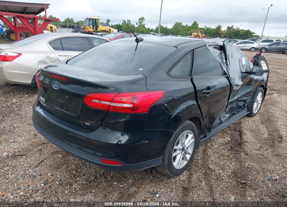 2017 FORD FOCUS SE VIN: 1FADP3F21HL210338