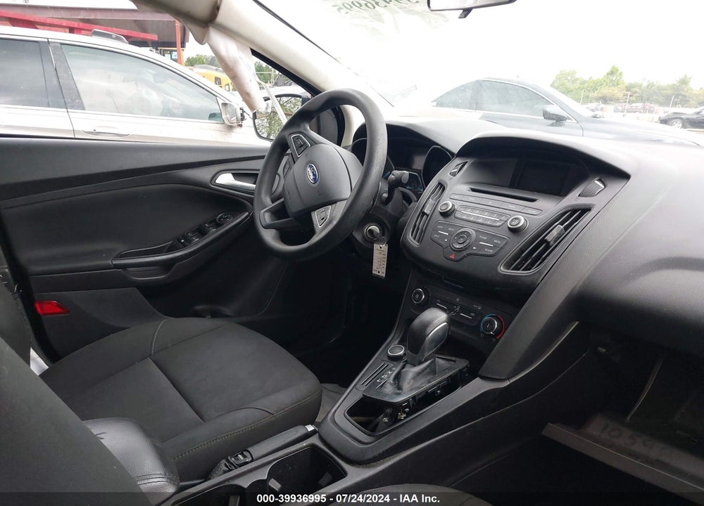 2017 FORD FOCUS SE VIN: 1FADP3F21HL210338