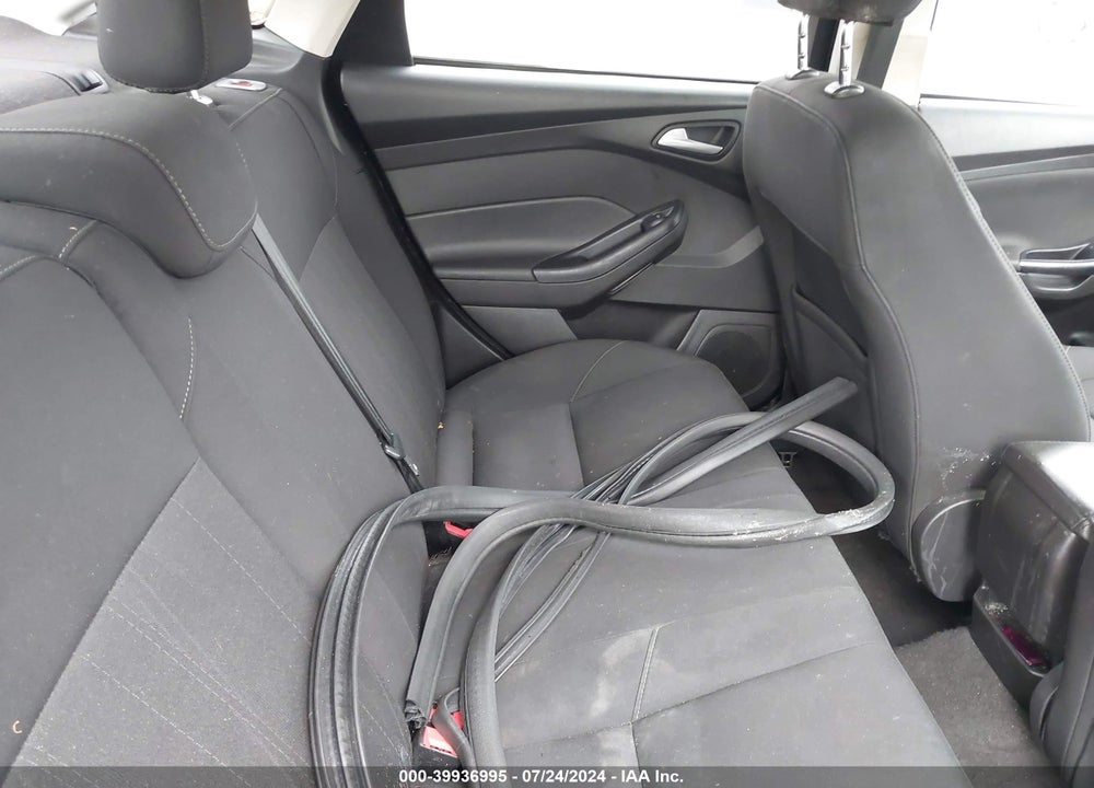 2017 FORD FOCUS SE VIN: 1FADP3F21HL210338
