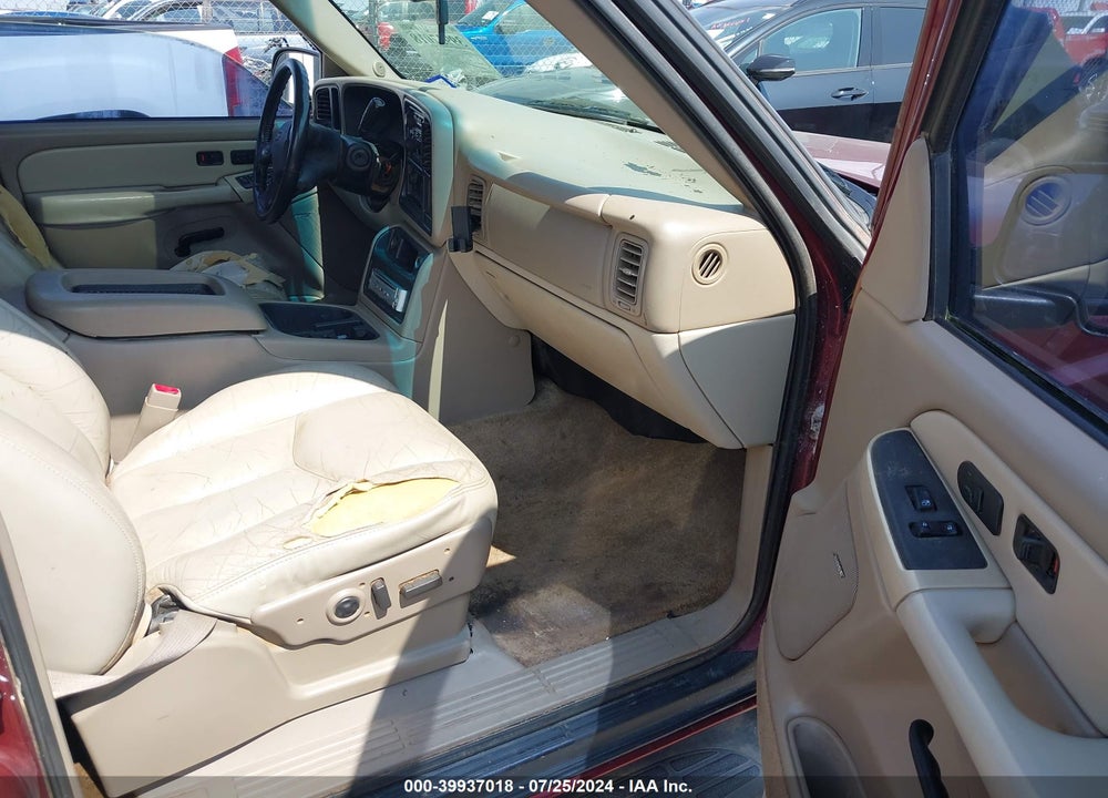 2003 CHEVROLET SUBURBAN 1500 LT VIN: 1GNEC16Z93J261304