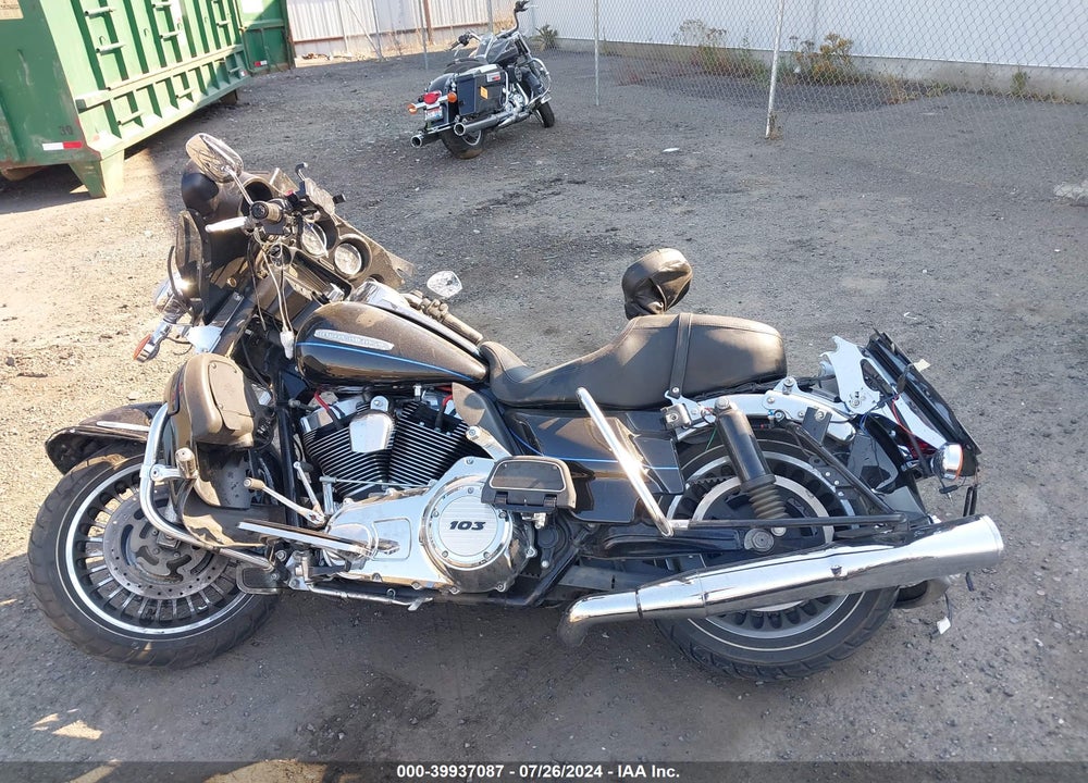 2013 HARLEY-DAVIDSON FLHTK ELECTRA GLIDE ULTRA LTD VIN: 1HD1KEM1XDB681503