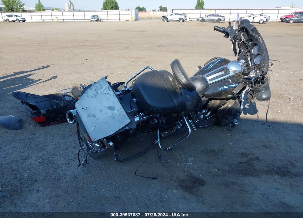 2013 HARLEY-DAVIDSON FLHTK ELECTRA GLIDE ULTRA LTD VIN: 1HD1KEM1XDB681503