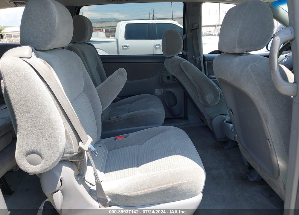 2006 TOYOTA SIENNA CE VIN: 5TDZA23C76S537377