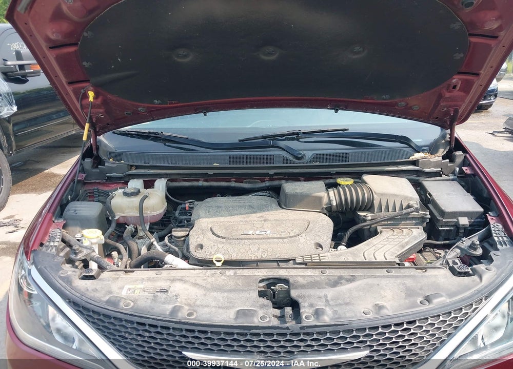 2017 CHRYSLER PACIFICA TOURING L VIN: 2C4RC1BG8HR634866
