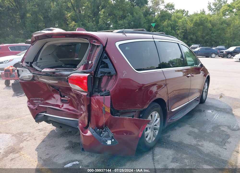 2017 CHRYSLER PACIFICA TOURING L VIN: 2C4RC1BG8HR634866
