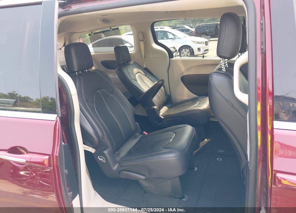 2017 CHRYSLER PACIFICA TOURING L VIN: 2C4RC1BG8HR634866