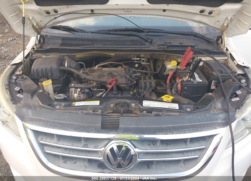 2010 VOLKSWAGEN ROUTAN SE VIN: 2V4RW3D10AR424379