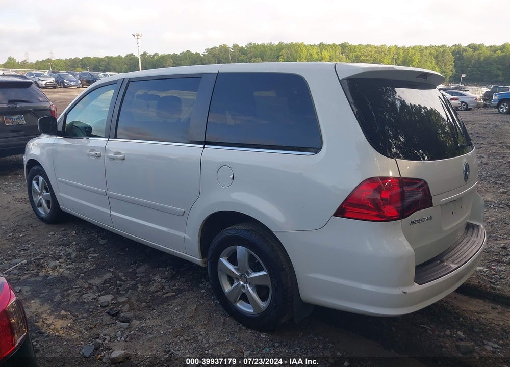 2010 VOLKSWAGEN ROUTAN SE VIN: 2V4RW3D10AR424379