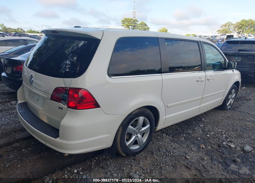 2010 VOLKSWAGEN ROUTAN SE VIN: 2V4RW3D10AR424379