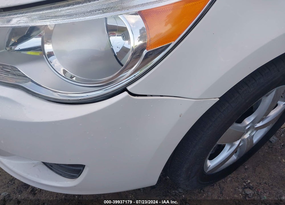 2010 VOLKSWAGEN ROUTAN SE VIN: 2V4RW3D10AR424379