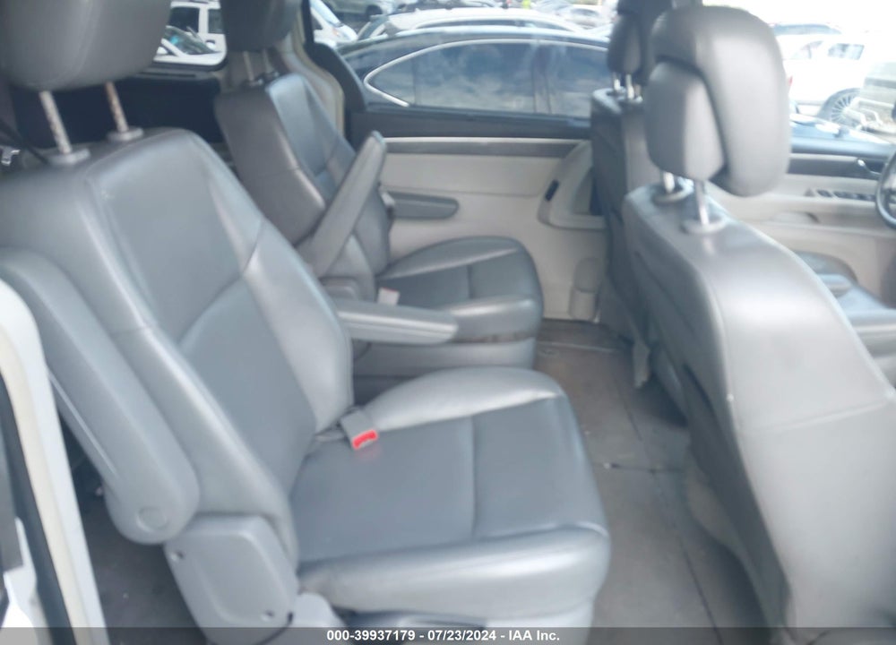 2010 VOLKSWAGEN ROUTAN SE VIN: 2V4RW3D10AR424379