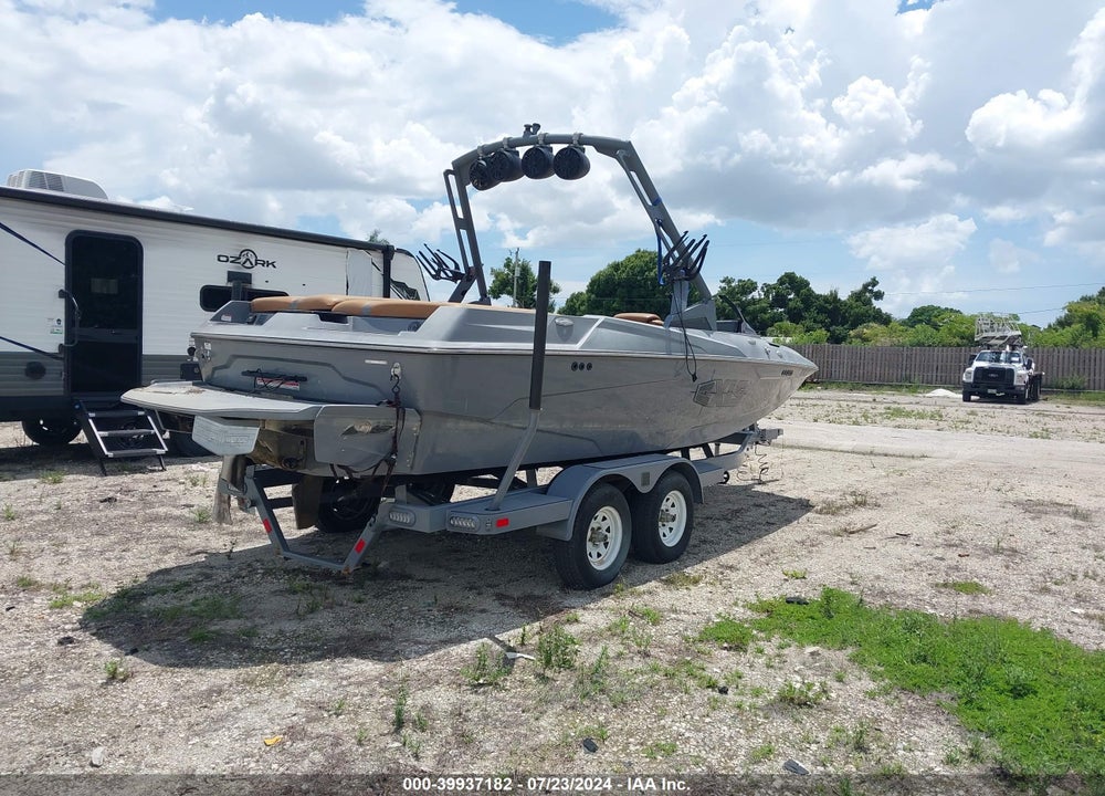 2022 AXIS WAKE VIN: AWRB3957I122