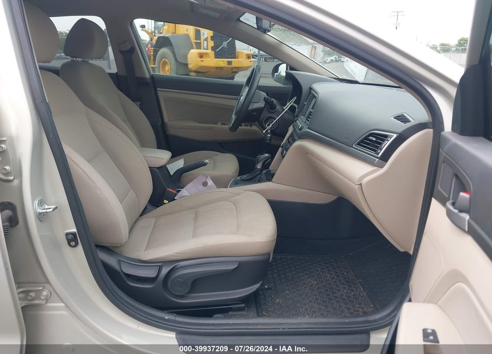 2017 HYUNDAI ELANTRA SE VIN: KMHD84LF0HU210258
