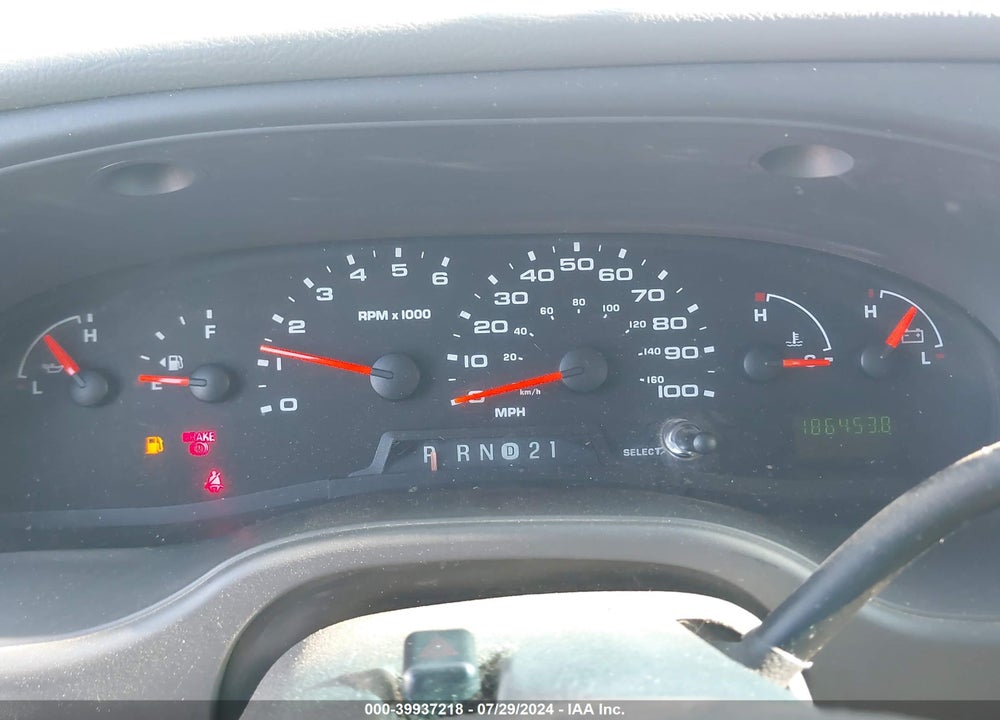 2004 FORD E-350 SUPER DUTY CHATEAU/XL/XLT VIN: 1FBNE31L44HA11161
