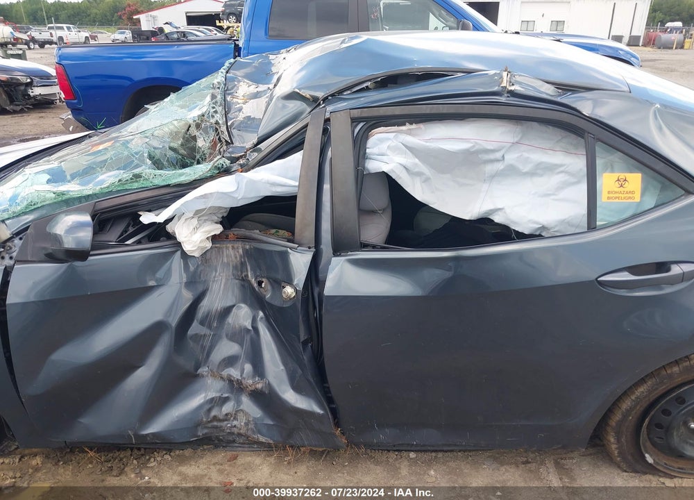 2015 TOYOTA COROLLA LE VIN: 5YFBURHE9FP206742