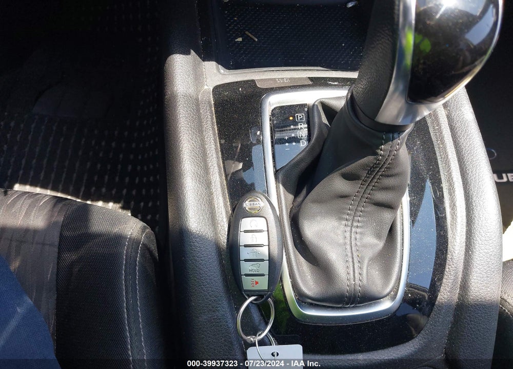 2018 NISSAN ROGUE SV VIN: JN8AT2MT5JW457983