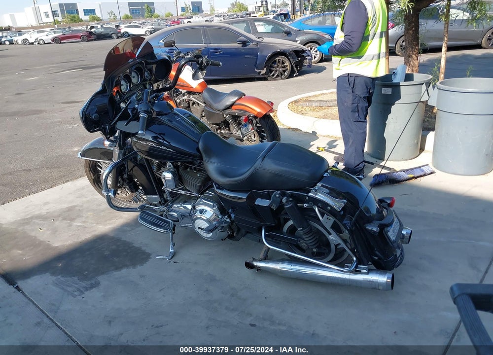 2013 HARLEY-DAVIDSON FLHX STREET GLIDE VIN: 1HD1KBM30DB627546