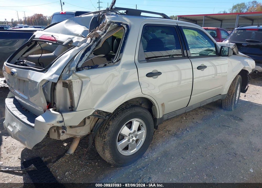 2009 FORD ESCAPE VIN: 1FMCU03769KA29087