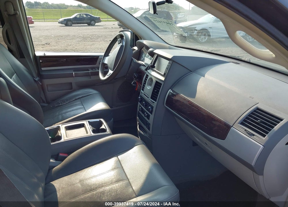 2010 CHRYSLER TOWN & COUNTRY TOURING VIN: 2A4RR5D13AR451423