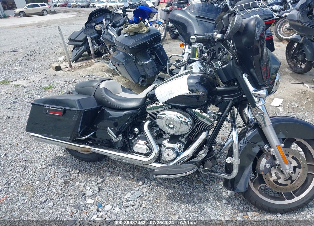 2013 HARLEY-DAVIDSON FLHX STREET GLIDE VIN: 1HD1KBM12DB649997