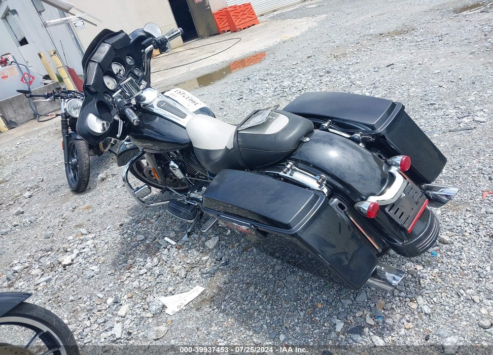 2013 HARLEY-DAVIDSON FLHX STREET GLIDE VIN: 1HD1KBM12DB649997