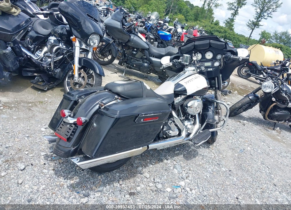 2013 HARLEY-DAVIDSON FLHX STREET GLIDE VIN: 1HD1KBM12DB649997