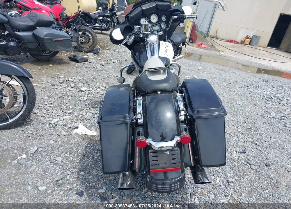 2013 HARLEY-DAVIDSON FLHX STREET GLIDE VIN: 1HD1KBM12DB649997