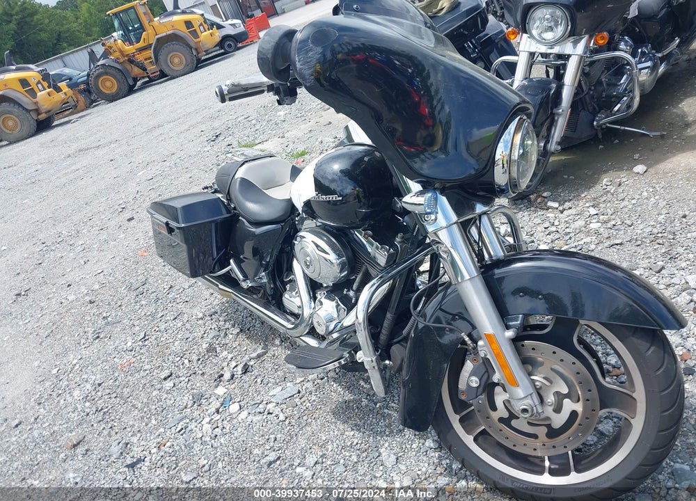 2013 HARLEY-DAVIDSON FLHX STREET GLIDE VIN: 1HD1KBM12DB649997