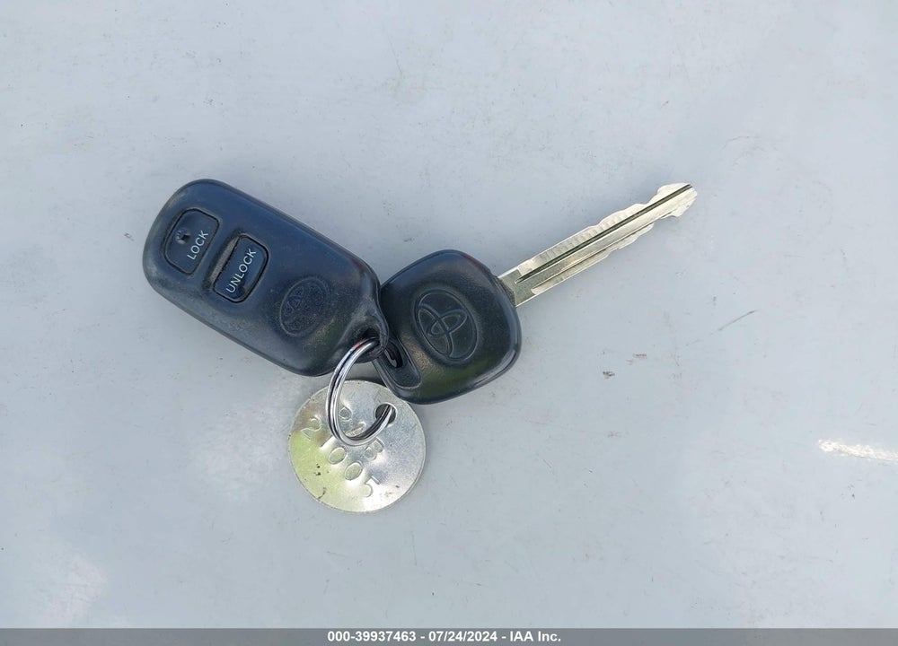 2005 TOYOTA RAV4 VIN: JTEHD20VX56045736