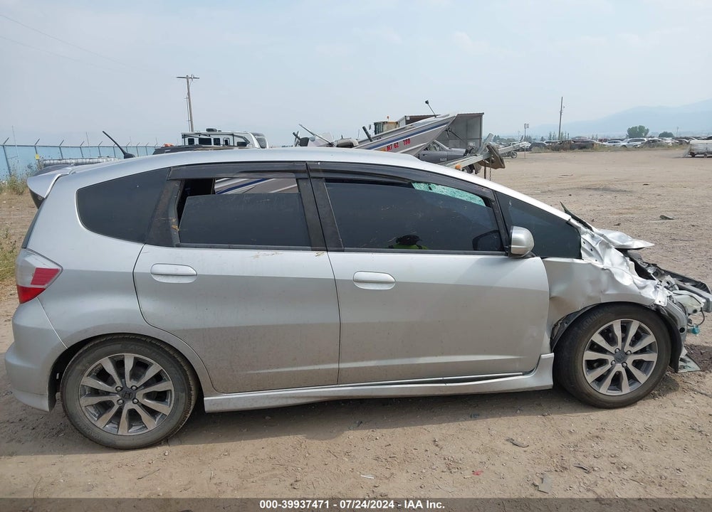 2012 HONDA FIT SPORT VIN: JHMGE8G57CC002734