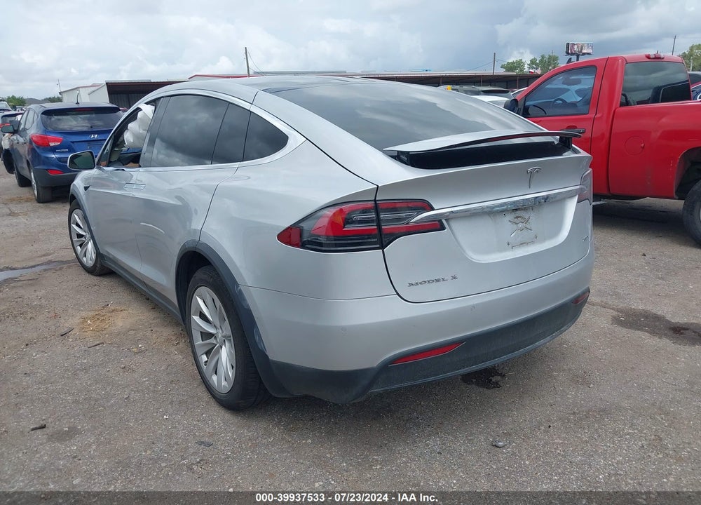 2018 TESLA MODEL X 100D/75D/P100D VIN: 5YJXCDE24JF102587
