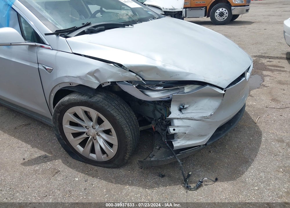 2018 TESLA MODEL X 100D/75D/P100D VIN: 5YJXCDE24JF102587