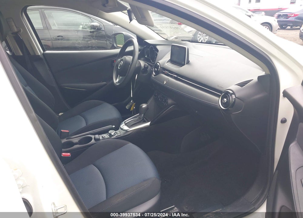 2016 SCION IA VIN: 3MYDLBZV6GY133110