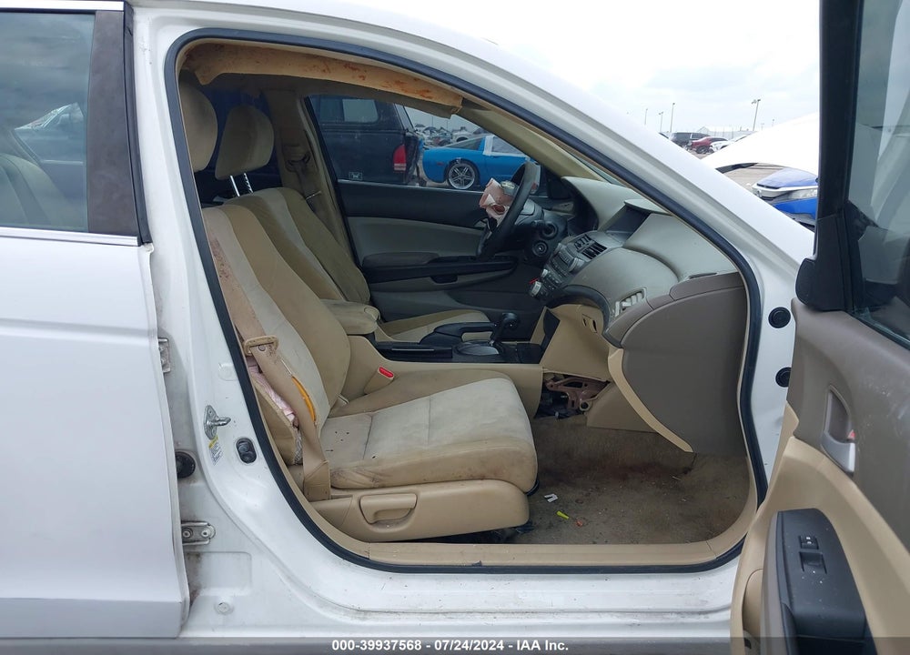 2009 HONDA ACCORD 2.4 LX VIN: 1HGCP26349A195602