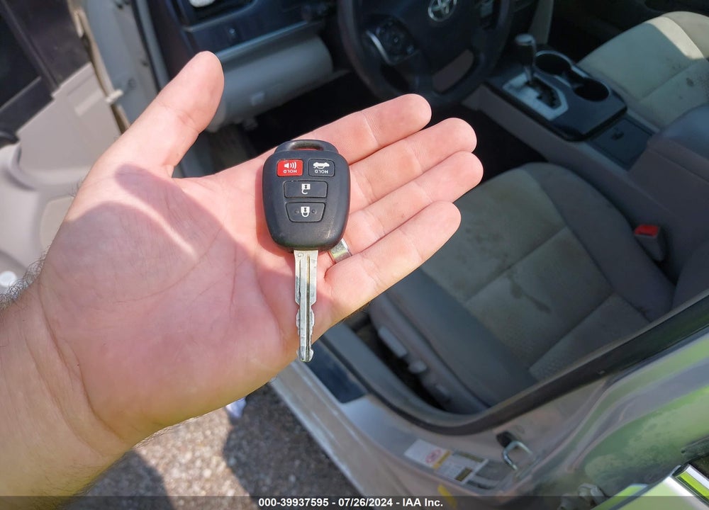 2014 TOYOTA CAMRY LE VIN: 4T4BF1FK7ER424296
