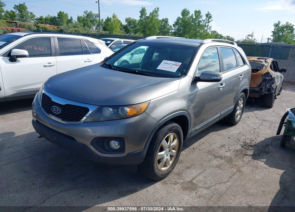 2011 KIA SORENTO LX VIN: 5XYKT3A12BG090791