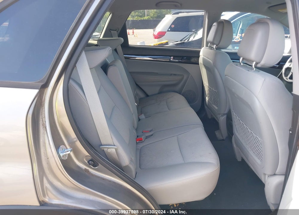 2011 KIA SORENTO LX VIN: 5XYKT3A12BG090791