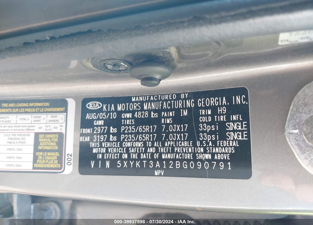 2011 KIA SORENTO LX VIN: 5XYKT3A12BG090791