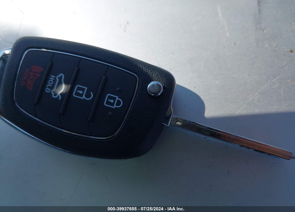 2016 HYUNDAI SONATA SE VIN: 5NPE24AF8GH359880