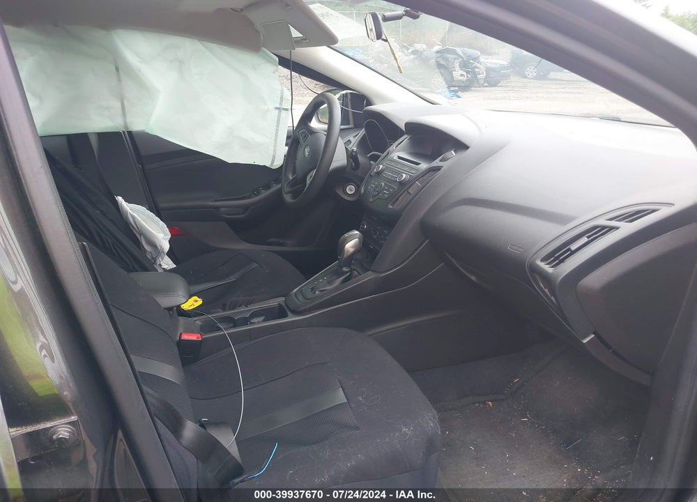 2015 FORD FOCUS SE VIN: 1FADP3K26FL251678