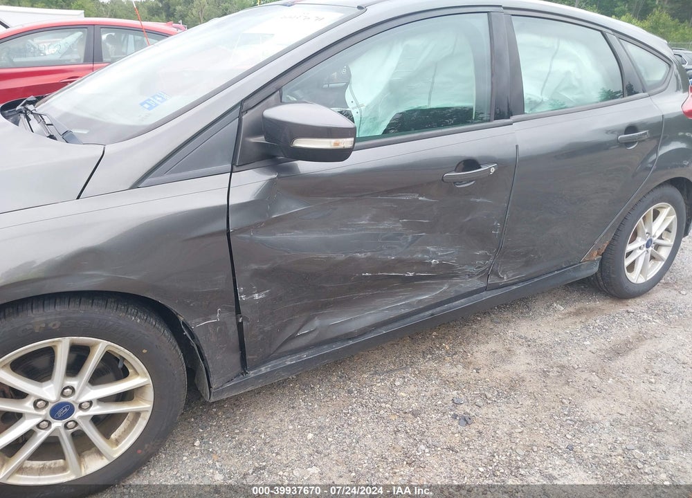 2015 FORD FOCUS SE VIN: 1FADP3K26FL251678