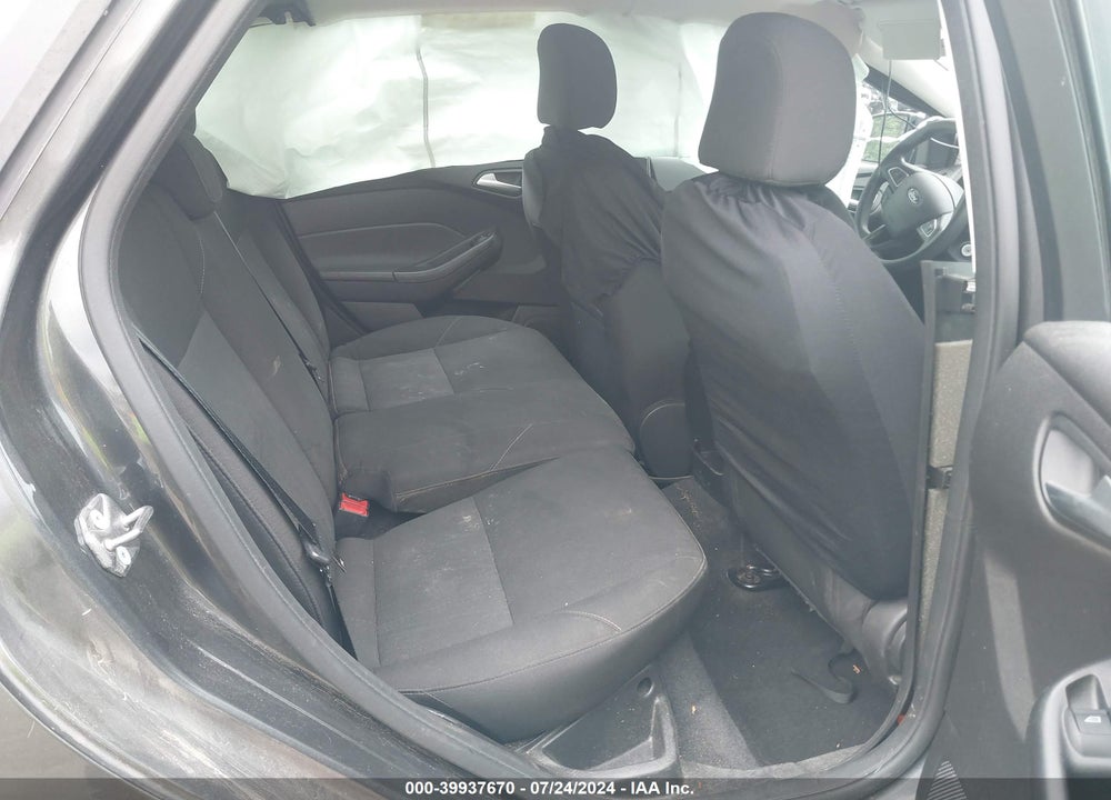 2015 FORD FOCUS SE VIN: 1FADP3K26FL251678